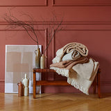 URBANARA Kamaru Banc en bois de teck avec cuir tressé, cognac, fabriqué à la main, style rétro