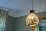 Opis PL2 clair – Lampe (Ø28cm) suspension en bois clair composée de pièces élégantes et incurvées
