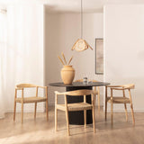 KLAST Chaise de Salle à Manger Thesa avec Dossier Courbé en Bois d'Hévéa et Assise en Corde Tressée, Accoudoirs Ergonomiques, 74 Cm x 65 Cm, Idéale pour Espaces Modernes