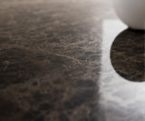DeLife Table de Salle à Manger Edge Céramique Emperador Extra Lucidato Brun foncé 200-300x100 Piètement en W Finition Effet Titane Extensible