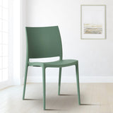 CLP Lot de 2 chaises de Jardin Meton, empilables en Plastique, faciles à Entretenir, résistantes UV, 150 kg Max, Couleur:Olive