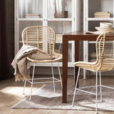 KLAST Lot de 2 Chaises de Salle à Manger en Rotin Naturel avec Pieds Blancs, Design Artisanal, Résistant et Durable, avec des Variations Uniques de Couleur