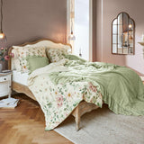 Loberon Lit Serravalle, cadre sculpté à la main, style maison de campagne française, tête de lit incurvée ornementale, meuble de chambre, lit en bois, bois de manguier, lin, marron/blanc