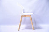 Ensemble de quatre chaises modernes en plastique de style scandinave dans une variété de couleurs pour une utilisation dans les salons, salles à manger, bureaux, salles de réunion et salles à manger