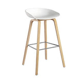 Hay - About A Stool AAS 32, cadre en chêne (savonné)/assise blanche Hauteur 75, plastique