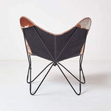 HOMESCAPES Fauteuil Papillon en Cuir véritable Peau de Vache et métal, Chaise en Cuir Vintage, Fauteuil rétro, Marron et Blanc, 88 x 77 cm