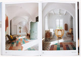 The mediterranean home : Residential architecture and interiors with a southern touch