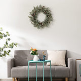 BEJOY Couronne de Noël Artificielle, 56cm Pomme de Pin Vigne Floquée Couronne de Sapin à Paillettes avec Baies Blanches pour Noël Maison Porte D'entrée Suspendue Mur Fenêtre Décor