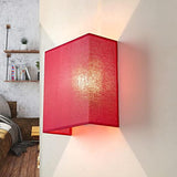 Applique murale d'intérieur Alice de forme rectangulaire en tissu rouge dans un style moderne au design Loft 1xE27 idéale pour le salon