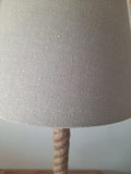 Solenzo - Lampe de chevet bois et corde - abat jour gris - avec ampoule LED offerte