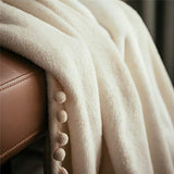 DEZENE Couverture Polaire avec Pompon,Couverture Confortable en Cachemire Douce sur Le Canapé-lit, Couverture en Duvet Épais, Couverture en Peluche en Flanelle,130 x 150cm,Ivoire