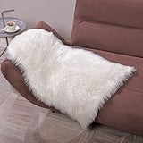 YIHAIC Peau de Mouton synthétique,Cozy Sensation comme véritable Laine Tapis en Fourrure synthétique, Man-Made Luxe Laine Tapis de Canapé Coussin (Blanc, 75 x 120 cm)