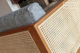 pib Fauteuil en Bois et cannage starheim - Bois Massif, Grand Confort d'assise, Association Facile, Finition Vernie | Un Fauteuil atypique au Magnifique cannage - Brun Noisette (L85 x H79 x P83 cm)