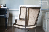 Fauteuil Baroque Cambridge - Bois Massif, Produit atypique, Finition patinée | Design capitonné pour Un Style bohème élégant - Blanc Creme (L64 x H104 x P64 cm)