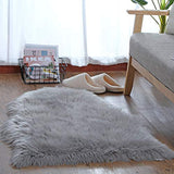 YIHAIC Peau de Mouton synthétique,Cozy Sensation comme véritable Laine Tapis en Fourrure synthétique, Man-Made Luxe Laine Tapis de Canapé Coussin (Gris, 75 x 120 cm)