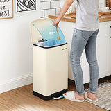SONGMICS Poubelle 30L, avec pédale en Acier, Seau intérieur et Couvercle, poignée, Fermeture discrète, hermétique, pour Cuisine, Salon, Blanc Cassée LTB001A01