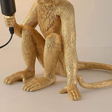 FErolan Lumière de Table Moderne, Lampe de Bureau de Singe, Résine Assis d'éclairage de Singe pour Le Salon, Chambre, Bureau, dortoir Universitaire,d'or,Without Light