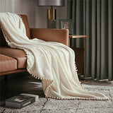 DEZENE Couverture Polaire avec Pompon,Couverture Confortable en Cachemire Douce sur Le Canapé-lit, Couverture en Duvet Épais, Couverture en Peluche en Flanelle,130 x 150cm,Ivoire