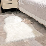 YIHAIC Peau de Mouton synthétique,Cozy Sensation comme véritable Laine Tapis en Fourrure synthétique, Man-Made Luxe Laine Tapis de Canapé Coussin (Blanc, 75 x 120 cm)