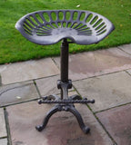 Tabouret tracteur chic en fonte de style vintage - siège de bar rustique et industriel