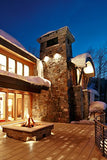 Living in Style Mountain Chalets (redesigned reprint)