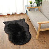 YIHAIC Peau de Mouton synthétique,Cozy Sensation comme véritable Laine Tapis en Fourrure synthétique, Man-Made Luxe Laine Tapis de Canapé Coussin (Noir, 75 x 120 cm)