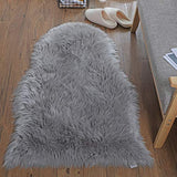 YIHAIC Peau de Mouton synthétique,Cozy Sensation comme véritable Laine Tapis en Fourrure synthétique, Man-Made Luxe Laine Tapis de Canapé Coussin (Gris, 75 x 120 cm)
