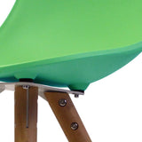Scandi Retro Style Designer Chaise en plastique avec pieds en bois, menthe poivrée, H: 82cm W: 47.5cm D: 44cm. SEAT HEIGHT 48CM