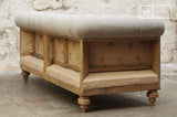 Canapé Chesterfield Montaigu 2 Places Gris - Bois Massif, Haute résistance, Grand Confort d'assise | Le Confort d'un Sofa Original, irrésistiblement rétro - Beige (L82 x H165 x P73 cm)
