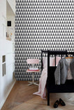 papier peint triangles géométriques graphiques noir et blanc mat - 148672 - d'ESTAhome.nl