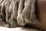 Couverture en fourrure en fausse fourrure loup gris/marron 220 x 240 cm