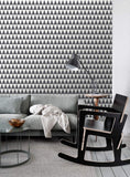 papier peint triangles géométriques graphiques noir et blanc mat - 148672 - d'ESTAhome.nl