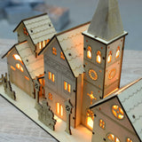 WeRChristmas 28 cm en Bois Grand Modèle scène de l'église Décoration de Noël illuminé avec 4 LED Blanc Chaud
