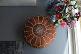 Pouf Artisanal Marocain en Cuir Véritable Fait Main - Vendu Rembourré - Coussin de Sol, Ottoman, Repose-Pied (Cognac)