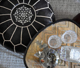 Pouf Artisanal Marocain en Cuir Véritable Fait Main - Vendu Rembourré - Coussin de Sol, Ottoman, Repose-Pied (Noir)